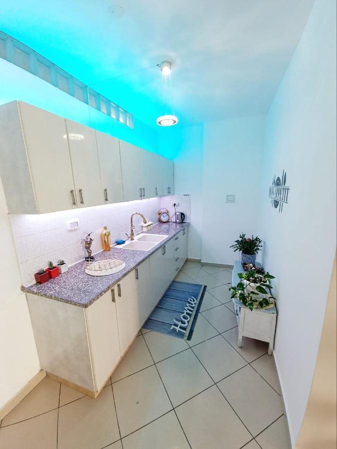 Amazing Modern Room 4 Min From The Tram エルサレム エクステリア 写真